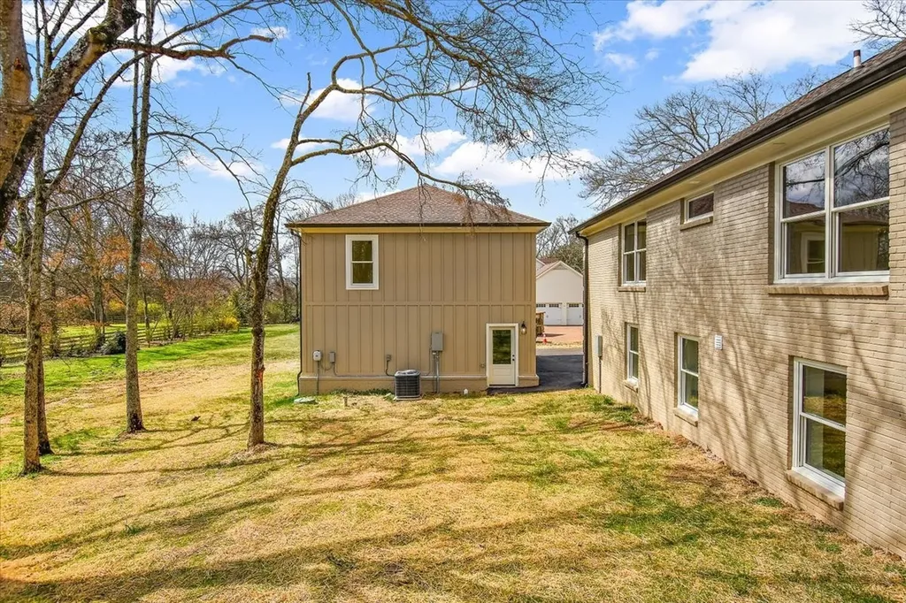 1409 Sneed Road, W Franklin TN 37069