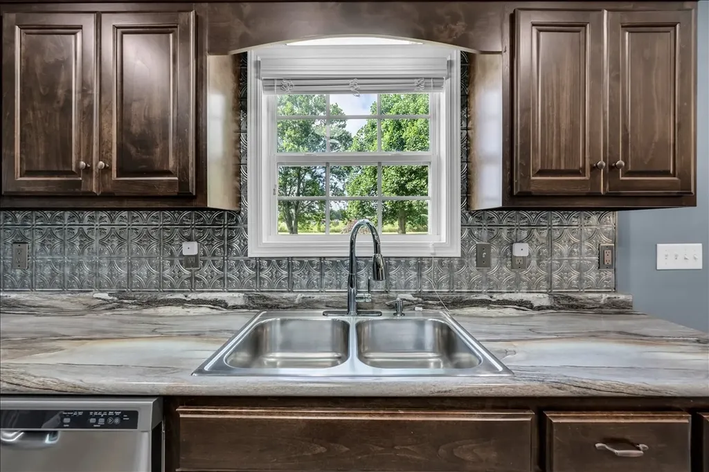 164 Lillie Road Hillsboro TN 37342