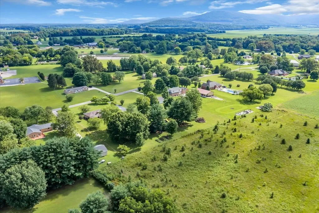 164 Lillie Road Hillsboro TN 37342