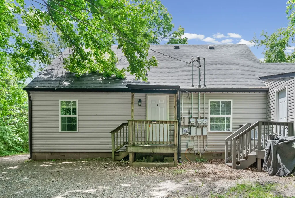 1541 Madison Street Clarksville TN 37040