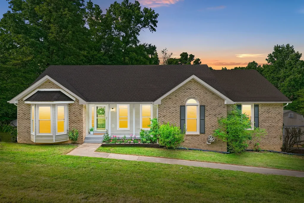 353 Deepwood Trail Clarksville TN 37042
