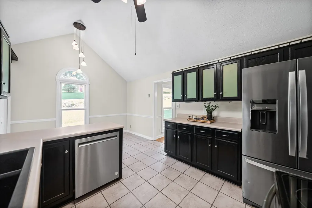 353 Deepwood Trail Clarksville TN 37042