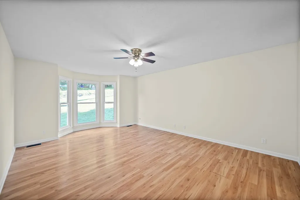 353 Deepwood Trail Clarksville TN 37042