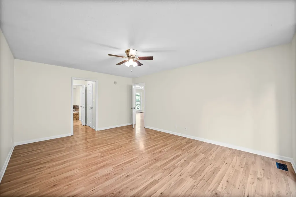353 Deepwood Trail Clarksville TN 37042