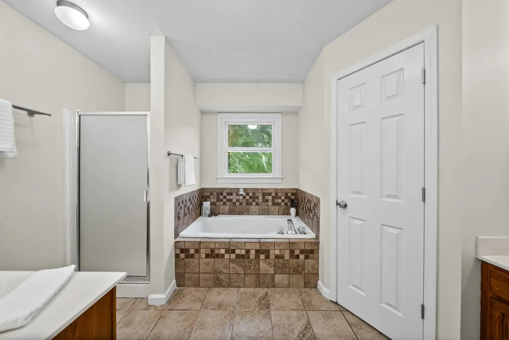 353 Deepwood Trail Clarksville TN 37042