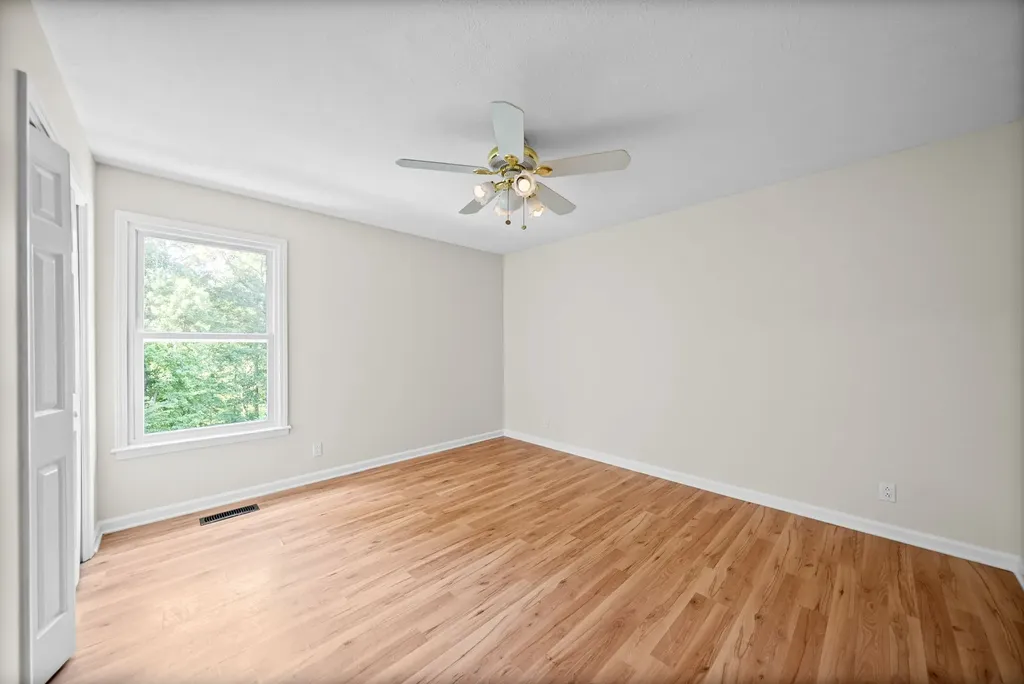 353 Deepwood Trail Clarksville TN 37042