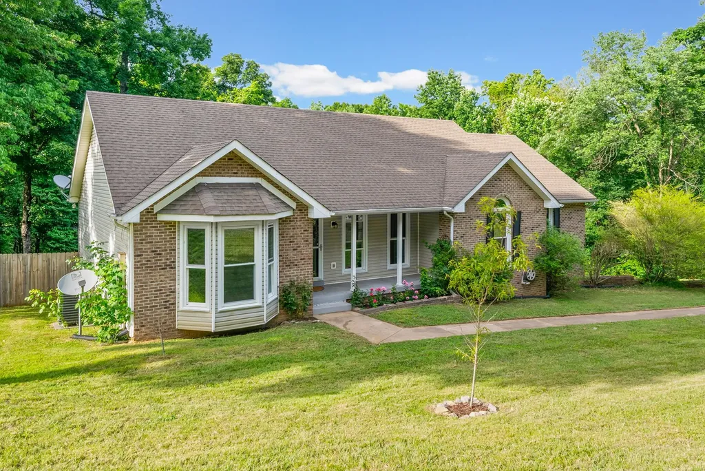 353 Deepwood Trail Clarksville TN 37042