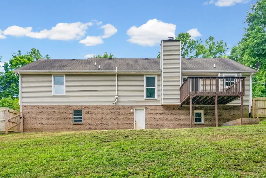 353 Deepwood Trail Clarksville TN 37042