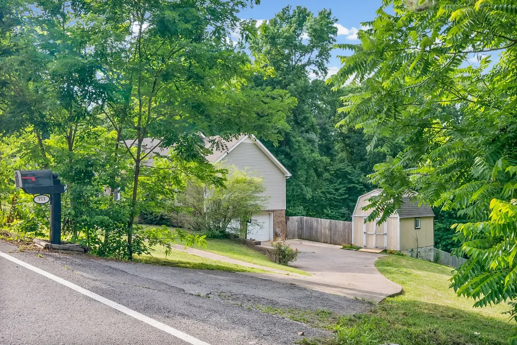 353 Deepwood Trail Clarksville TN 37042
