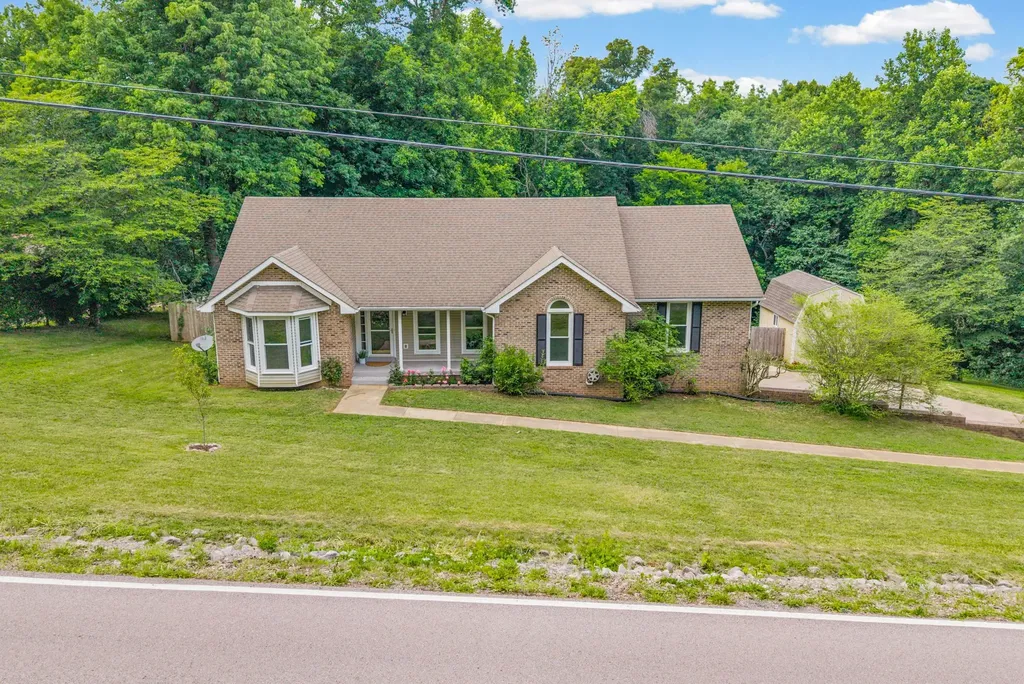 353 Deepwood Trail Clarksville TN 37042
