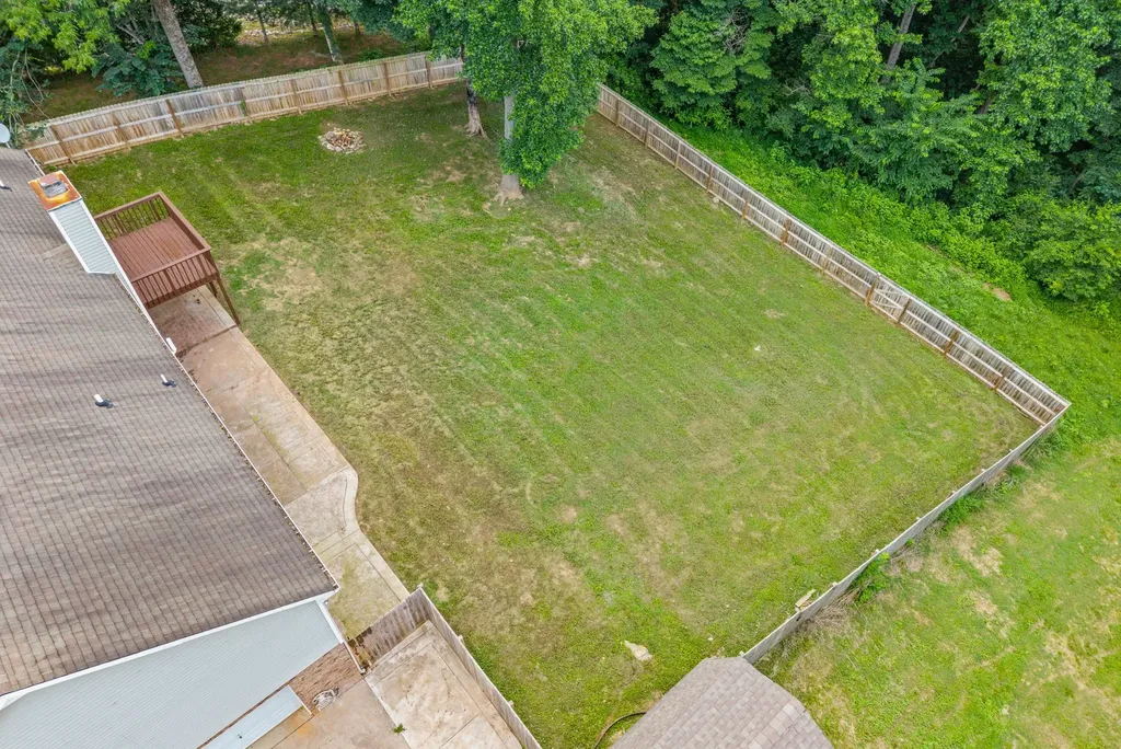 353 Deepwood Trail Clarksville TN 37042