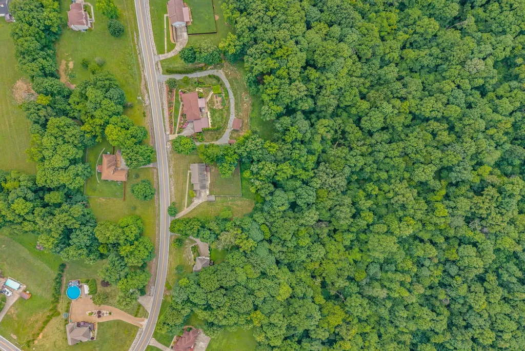 353 Deepwood Trail Clarksville TN 37042