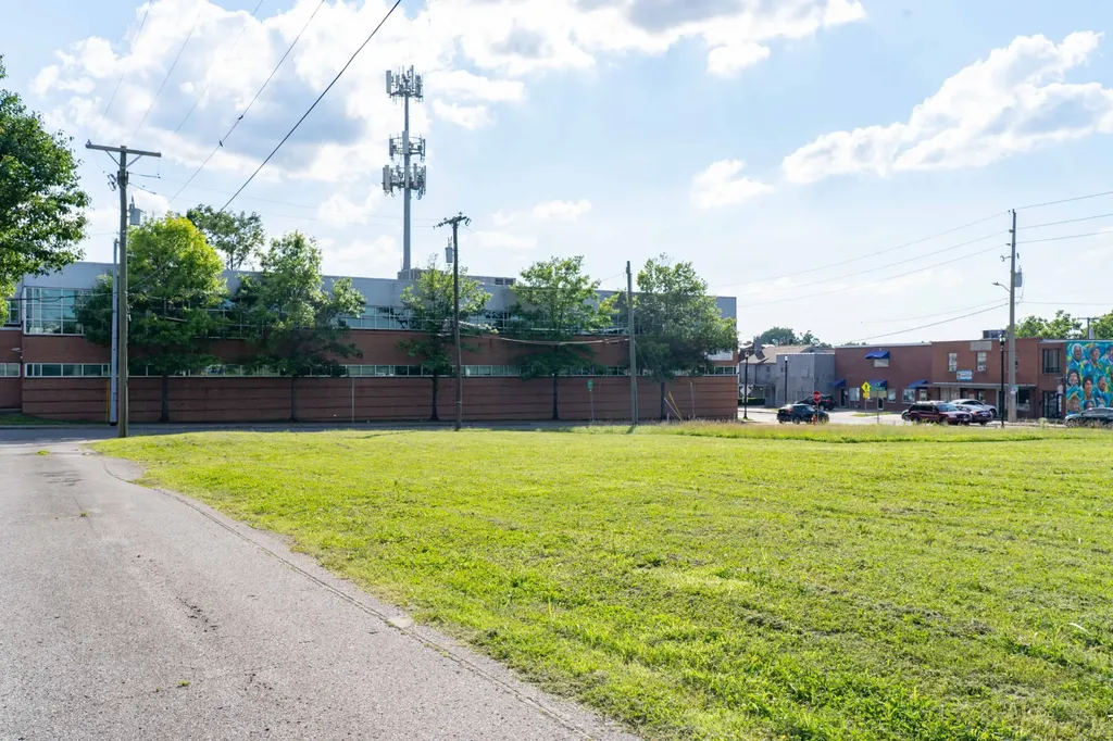 1034 14th Ave, N Nashville TN 37208