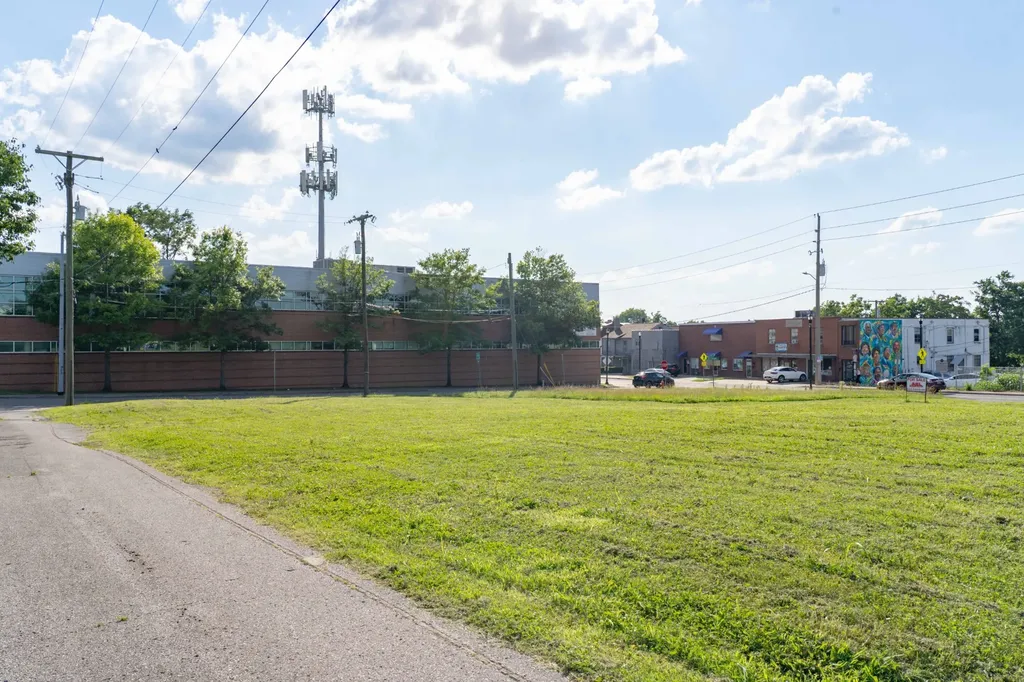 1034 14th Ave, N Nashville TN 37208