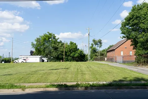 1034 14th Ave, N Nashville TN 37208