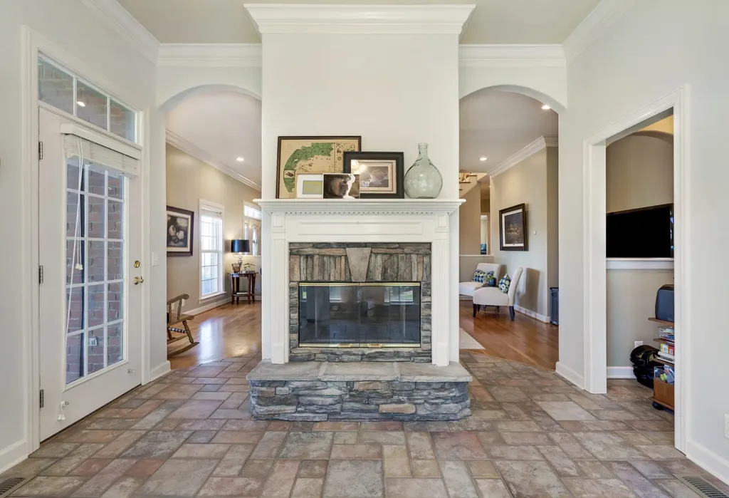 8216 W Chase Court Nashville TN 37221