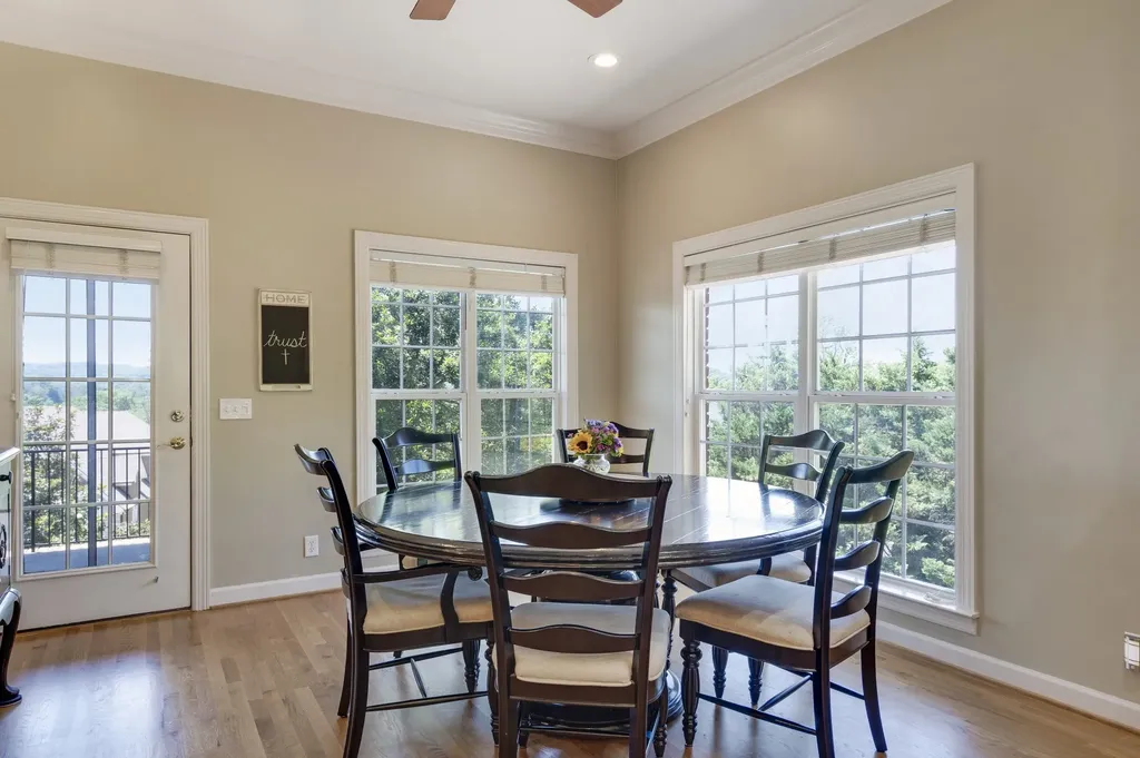 8216 W Chase Court Nashville TN 37221