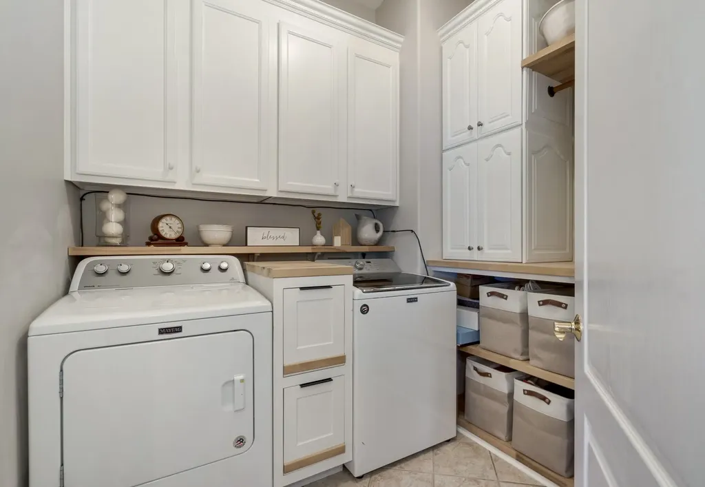 8216 W Chase Court Nashville TN 37221