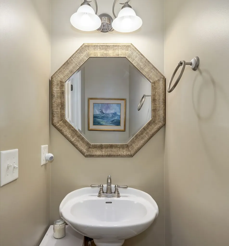 8216 W Chase Court Nashville TN 37221