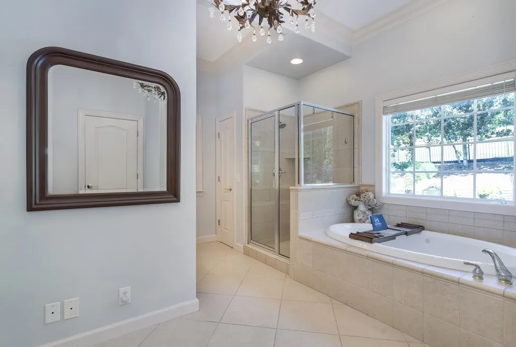 8216 W Chase Court Nashville TN 37221