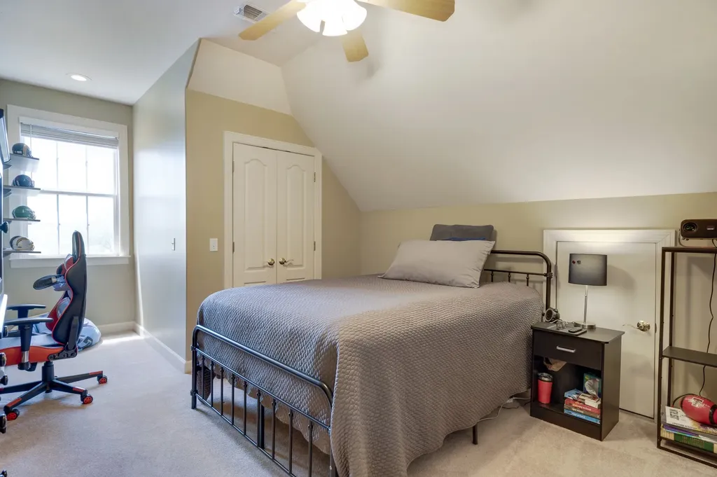 8216 W Chase Court Nashville TN 37221