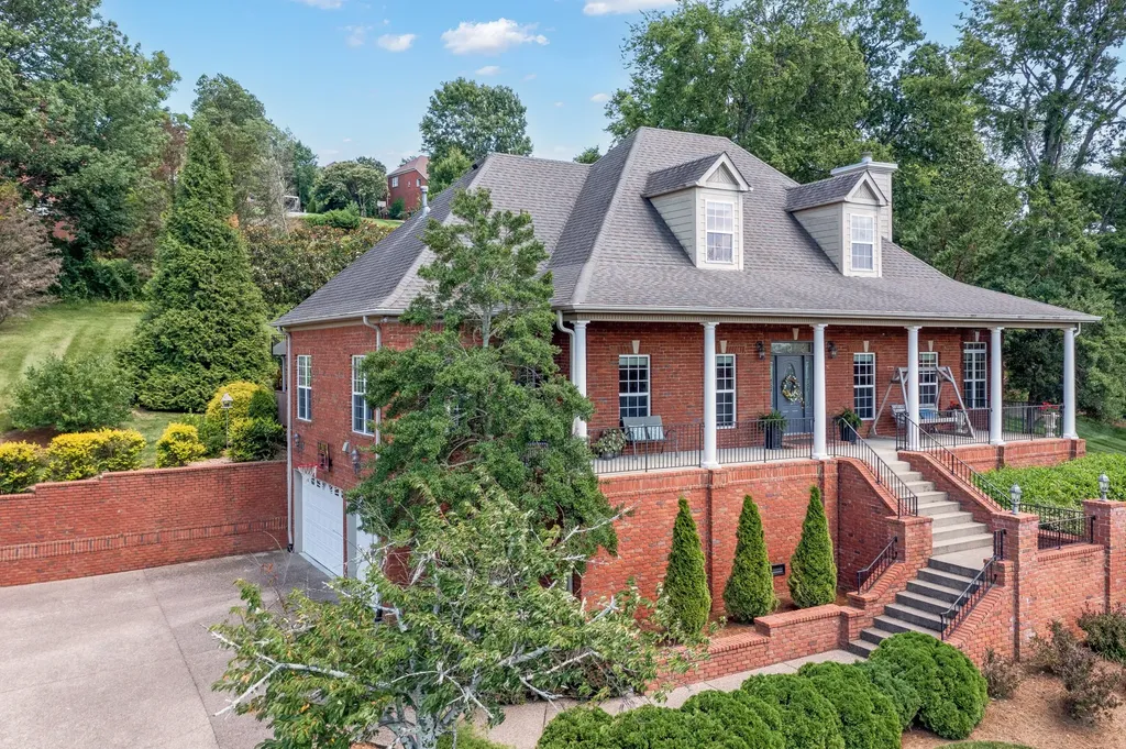 8216 W Chase Court Nashville TN 37221
