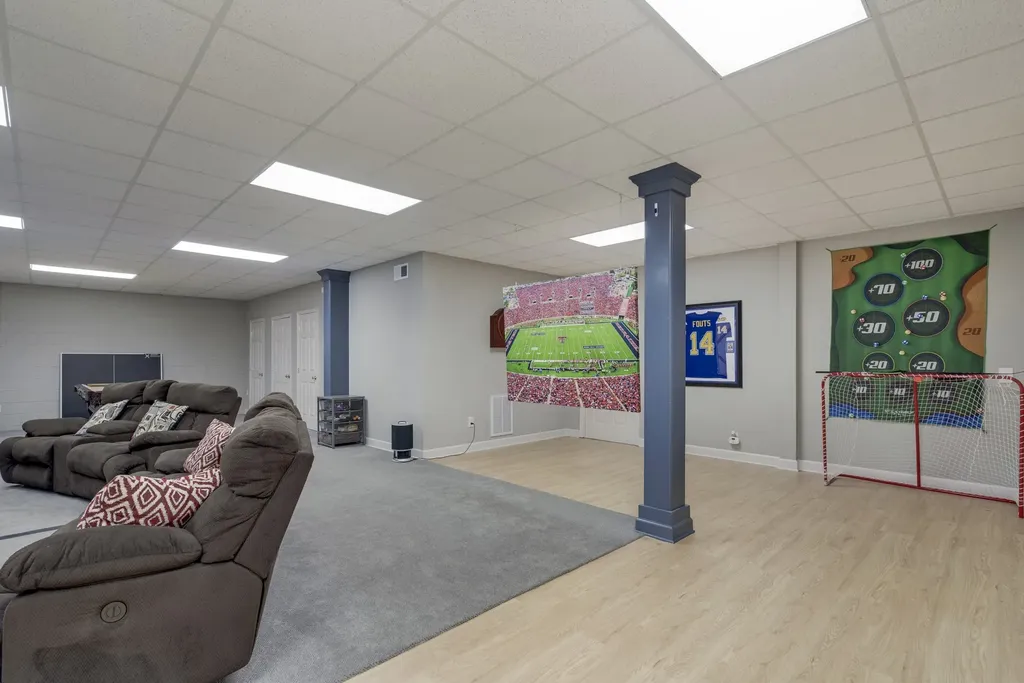 8216 W Chase Court Nashville TN 37221