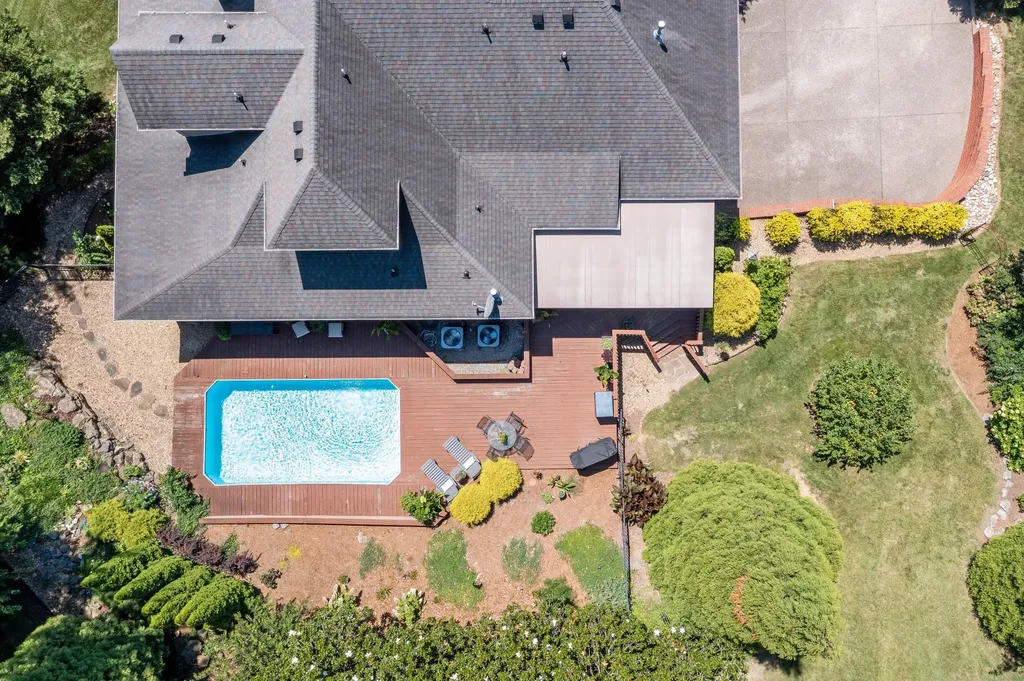 8216 W Chase Court Nashville TN 37221