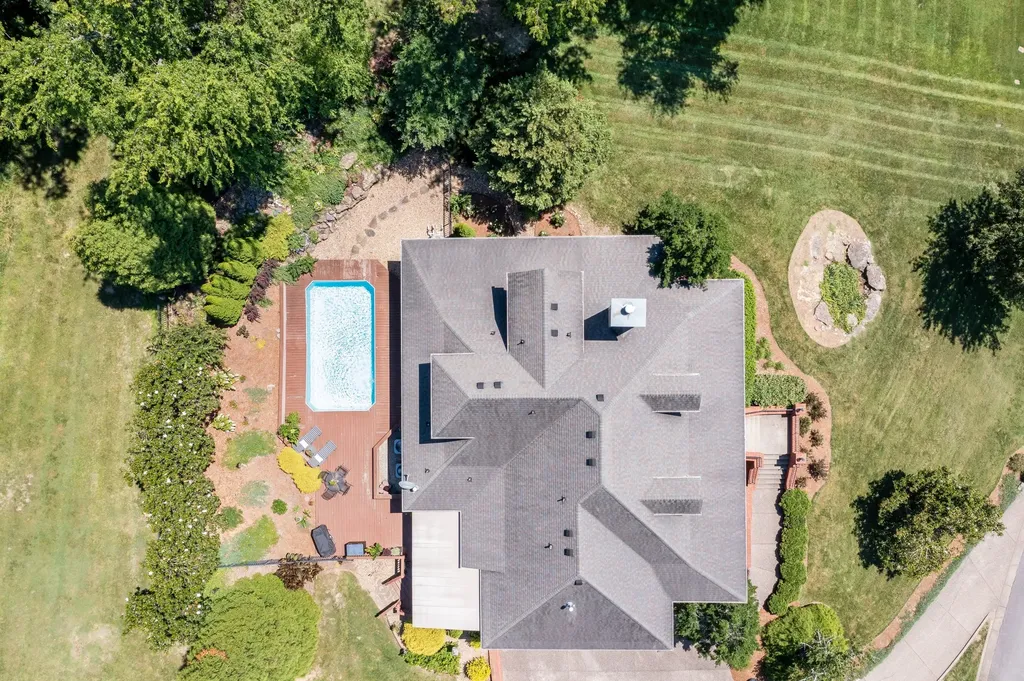 8216 W Chase Court Nashville TN 37221