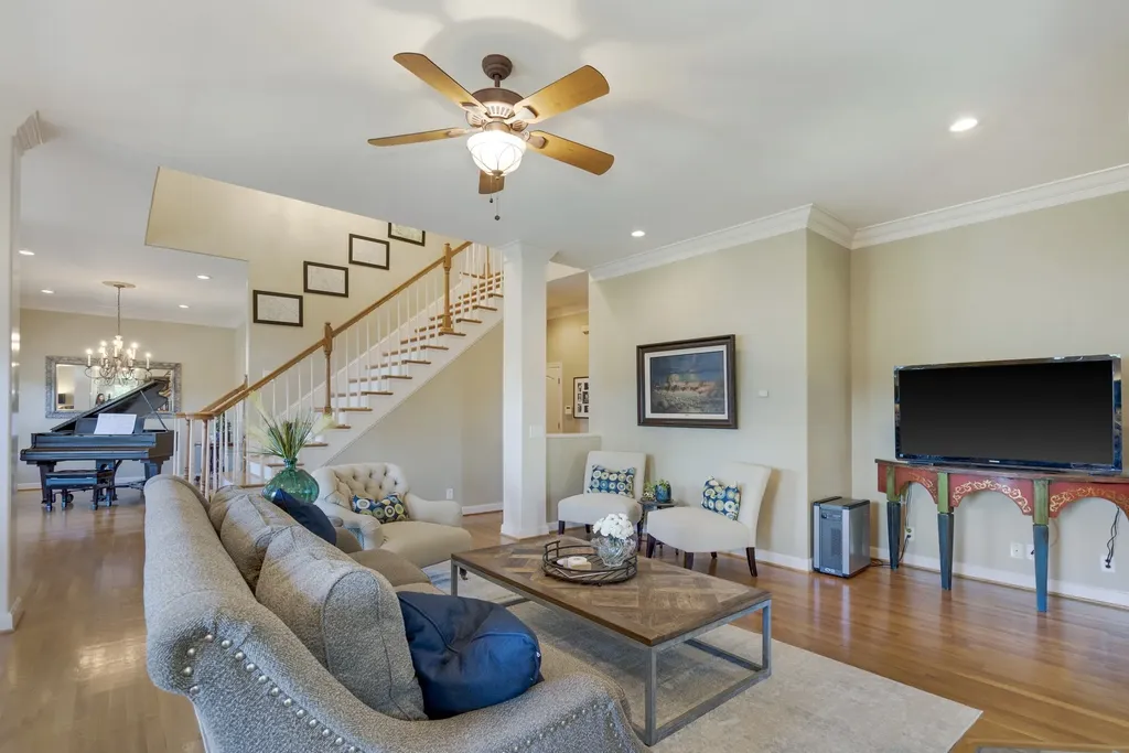 8216 W Chase Court Nashville TN 37221