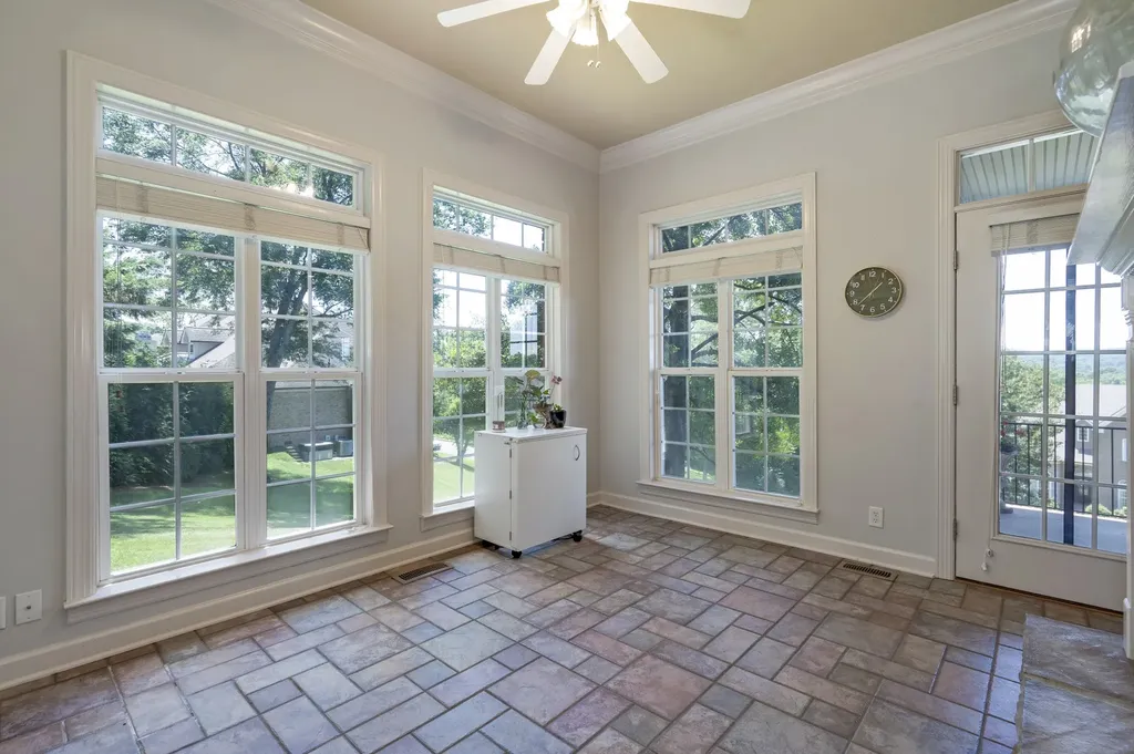 8216 W Chase Court Nashville TN 37221