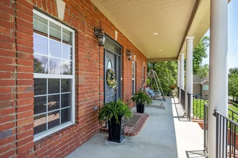 8216 W Chase Court Nashville TN 37221