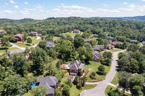 8216 W Chase Court Nashville TN 37221