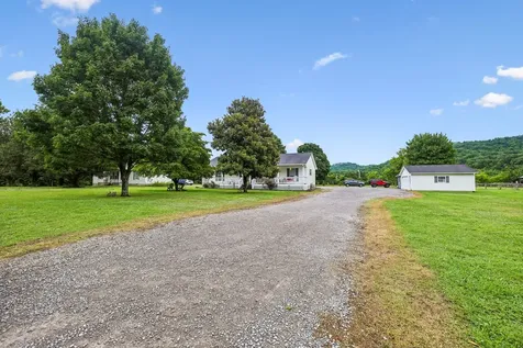 225 Woodbury Highway Liberty TN 37095