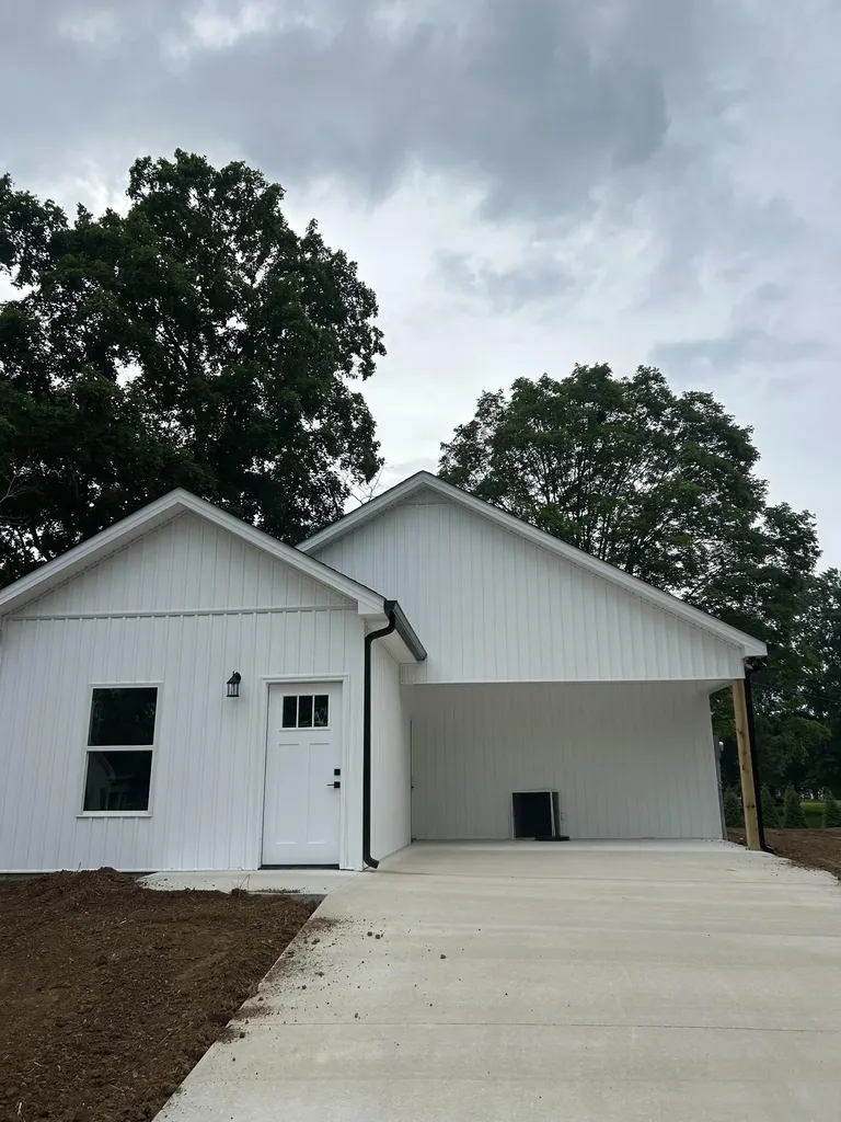 318 1st Avenue Lawrenceburg TN 38464