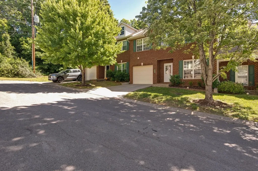 303 Nashboro Greens Way Nashville TN 37217