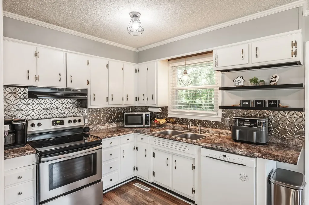 1308 Knoll Lane Lebanon TN 37087