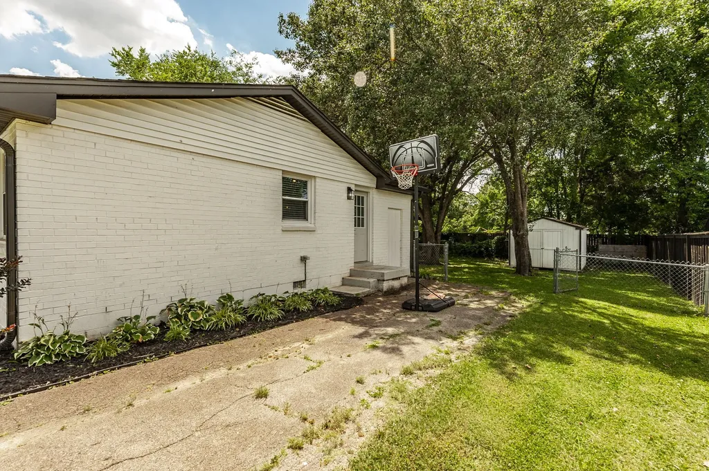 1308 Knoll Lane Lebanon TN 37087