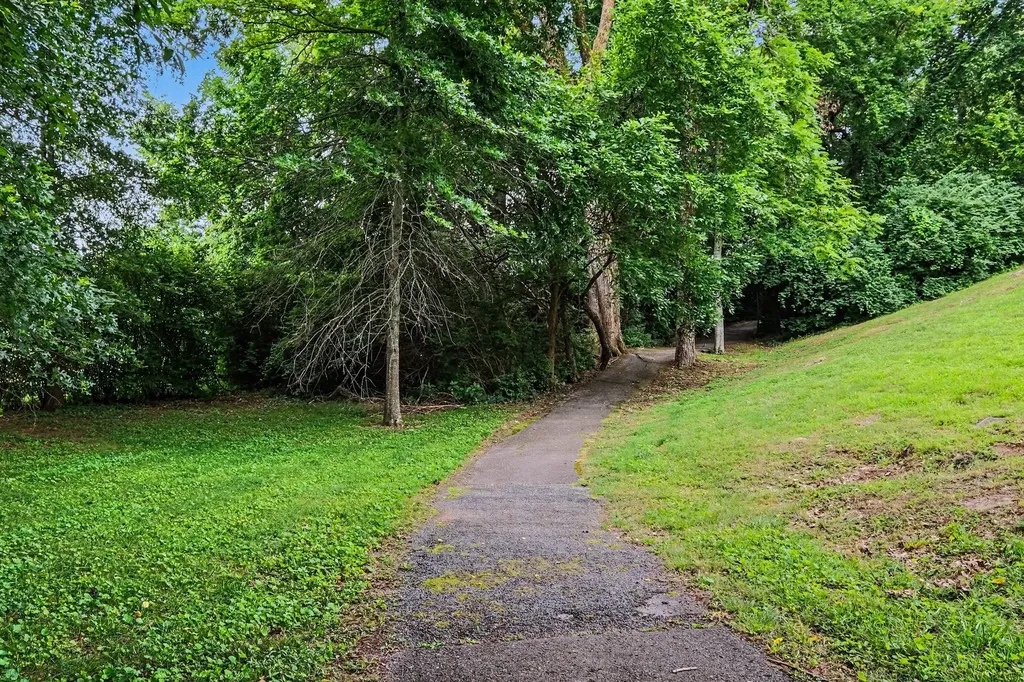 1214 Broadmoor Circle Franklin TN 37067