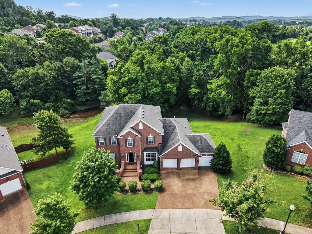 1214 Broadmoor Circle Franklin TN 37067