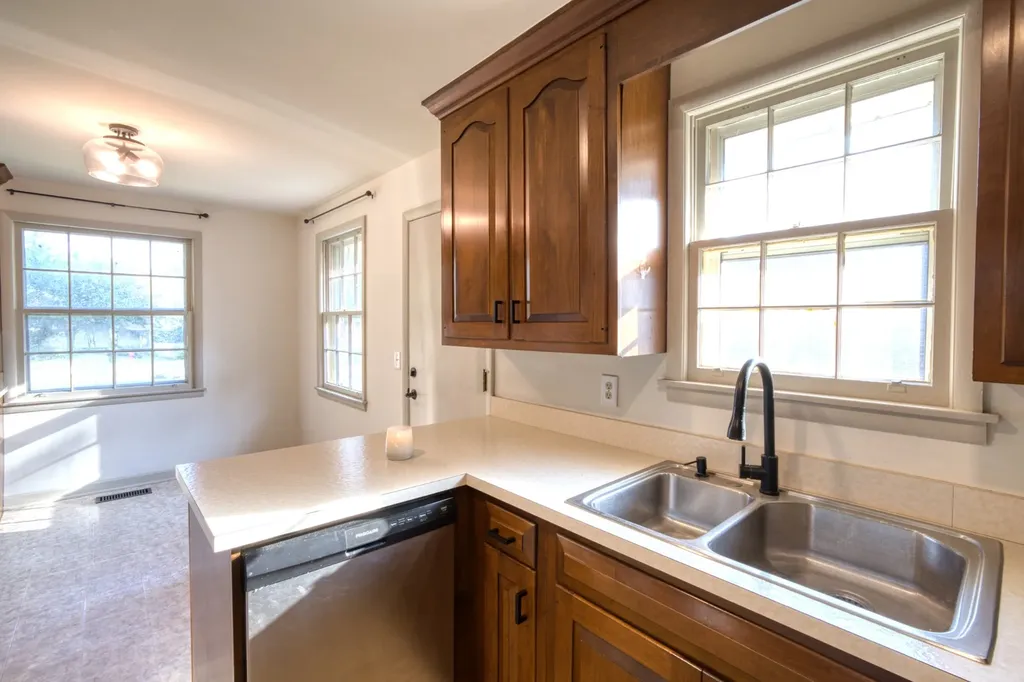 2538 Woodberry Drive Nashville TN 37214