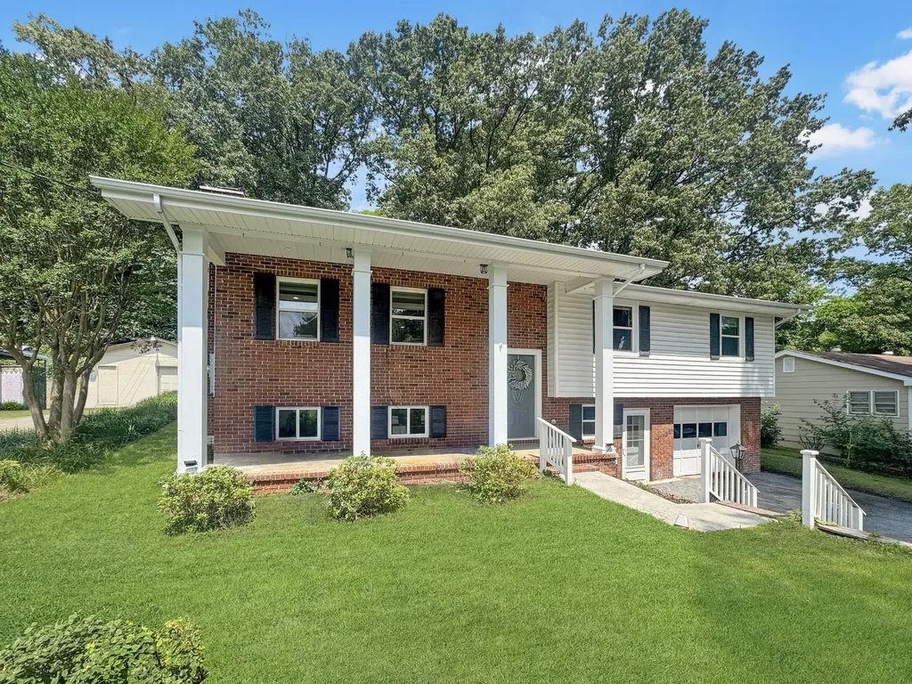 1025 S Seminole Drive Chattanooga TN 37412