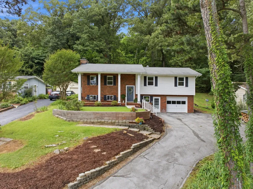 1025 S Seminole Drive Chattanooga TN 37412