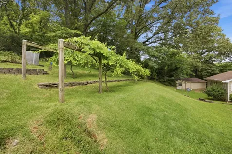 1025 S Seminole Drive Chattanooga TN 37412