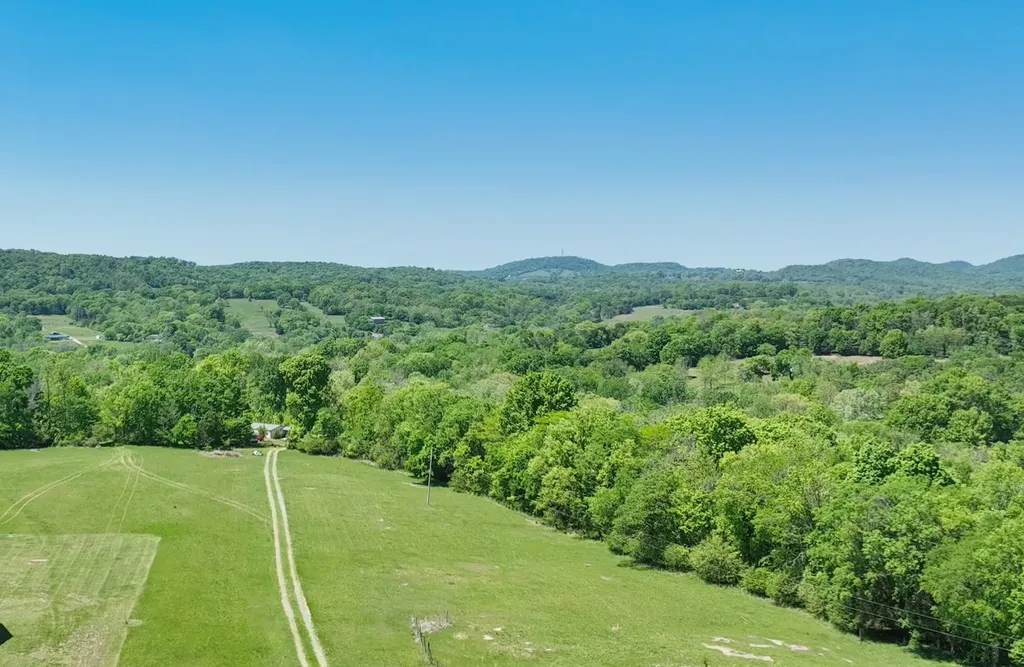 330 Claiborne Lane Hartsville TN 37074