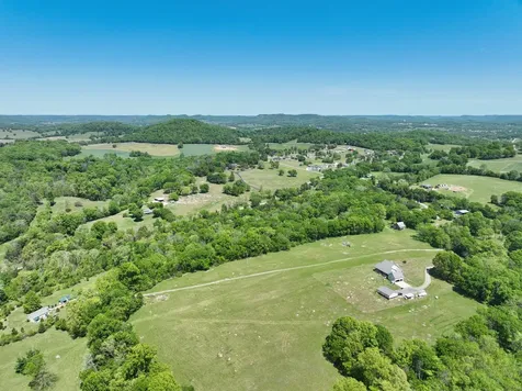 330 Claiborne Lane Hartsville TN 37074
