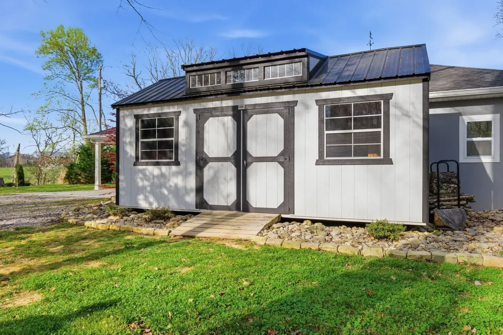 330 Burton Ridge Road Silver Point TN 38582