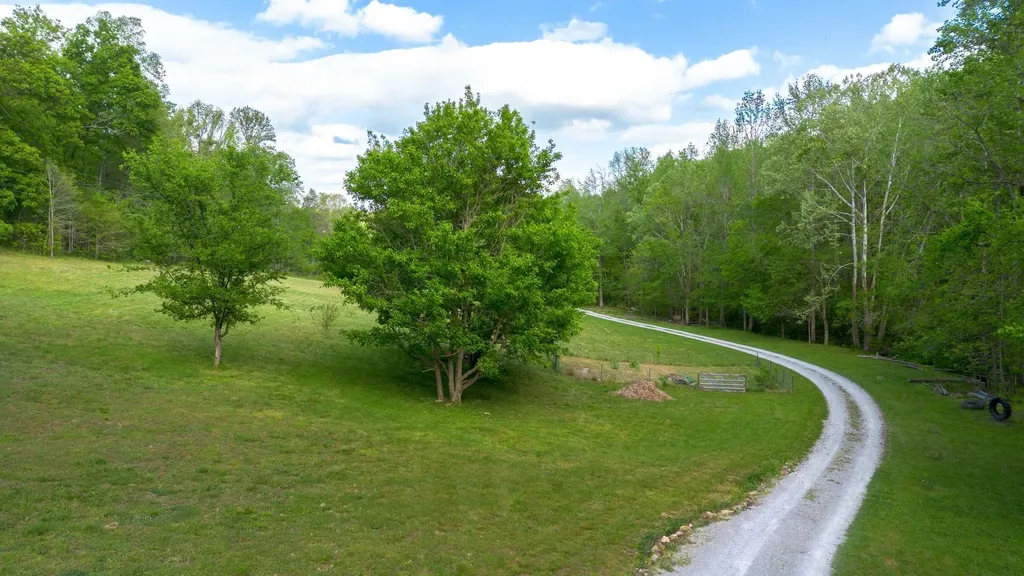 4805 Love Branch Road Hampshire TN 38461