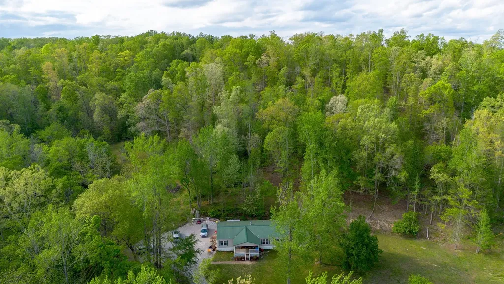 4805 Love Branch Road Hampshire TN 38461