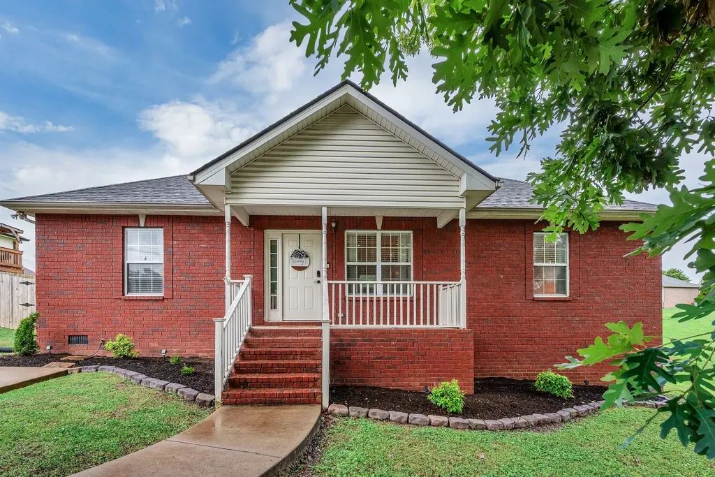 Greenbrier TN, 2029 Sunday Silence Drive